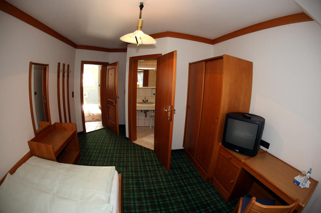 Gaestehaus Thomahan Friesach  객실 사진